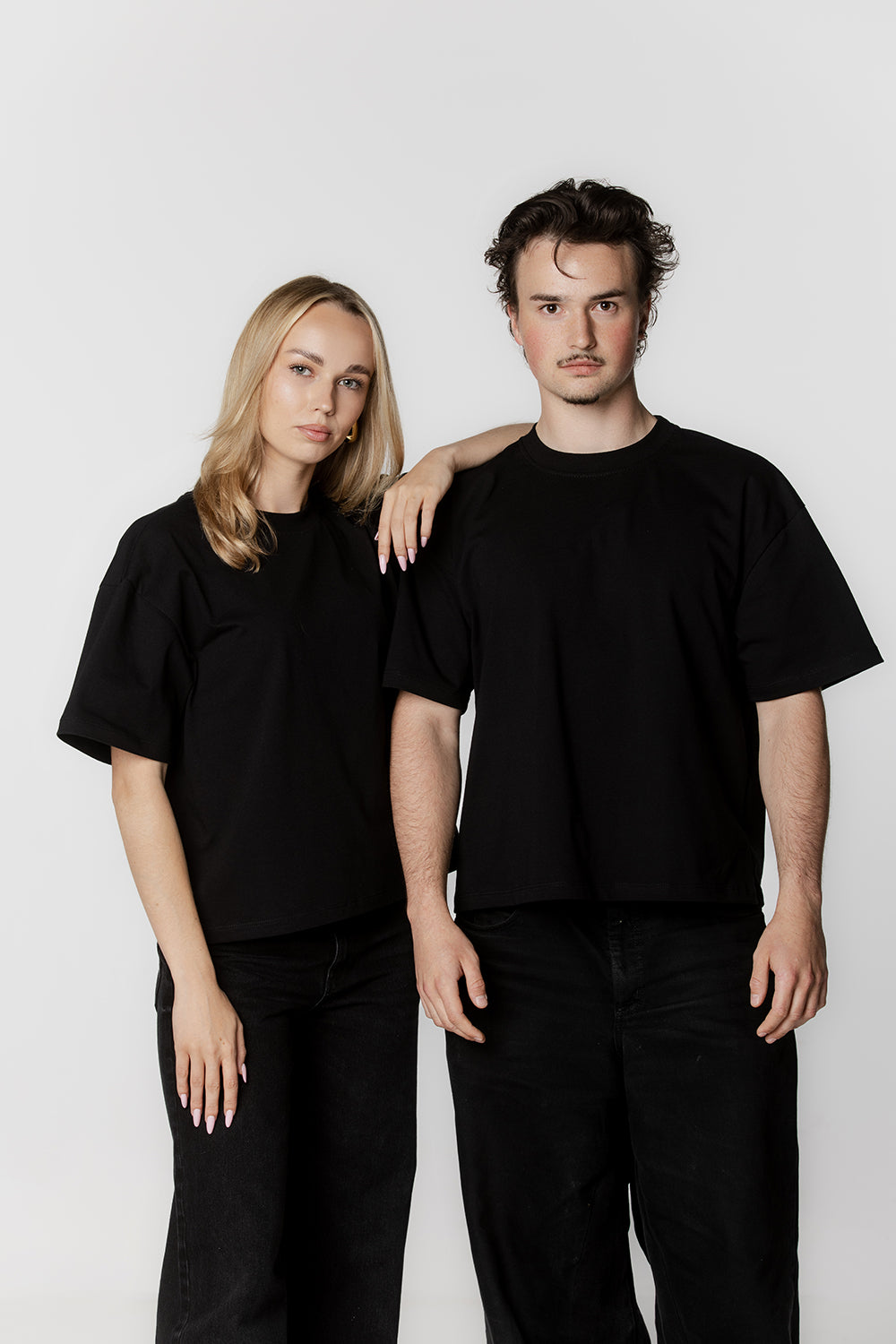 T-SHIRT - BLACK