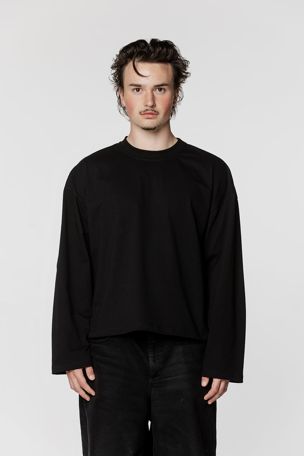 LONGSLEEVE - BLACK