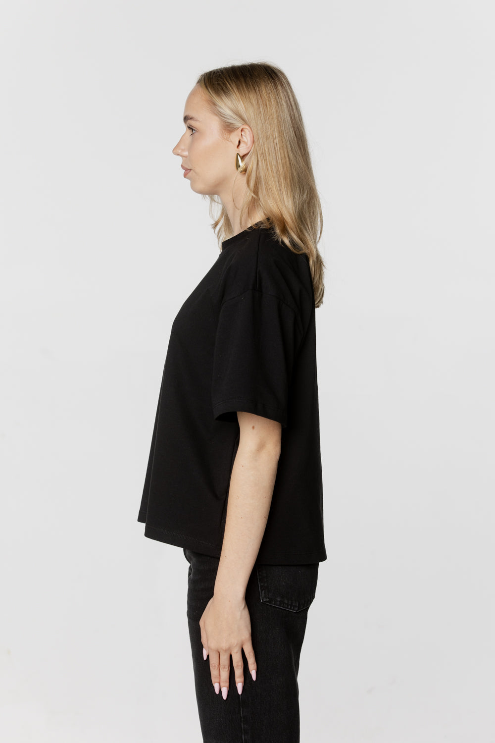 T-SHIRT - BLACK